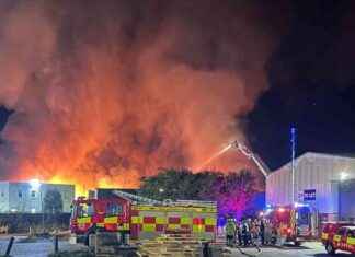 Essex Blaze: Firefighters to Stay at Scene for 5 More Days news-16092024-121837