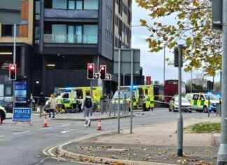 Emergency Response Team Dispatched to Essex Station Following Serious Cyclist Crash news-17112024-184811