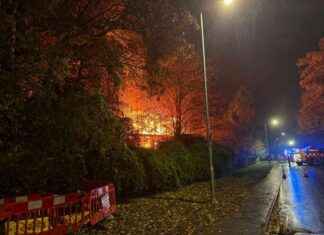 Historic Copford Hall Destroyed by Fire: What Happened and What’s Next news-19112024-005641