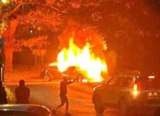 Fiery Car Crash in Village Prompts Emergency Response news-19112024-065908