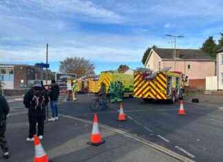 Firefighters Respond to Blaze at Abandoned Building in Colchester news-21112024-185501