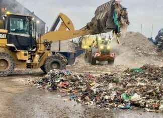 Firefighters respond to fire at Basildon recycling centre firefighters-respond-to-fire-at-basildon-recycling-centre
