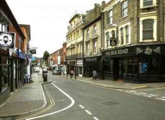 Assault leaves woman unconscious and bleeding in Colchester city center assault-leaves-woman-unconscious-and-bleeding-in-colchester-city-center