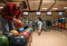 Strike Bowling Perth: Why It’s The Ultimate Family Fun Destination